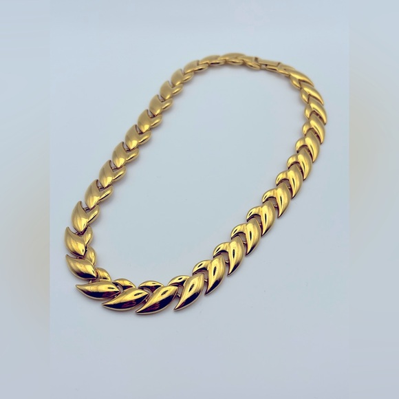 Napier Gold Tone Necklace - Picture 7 of 9